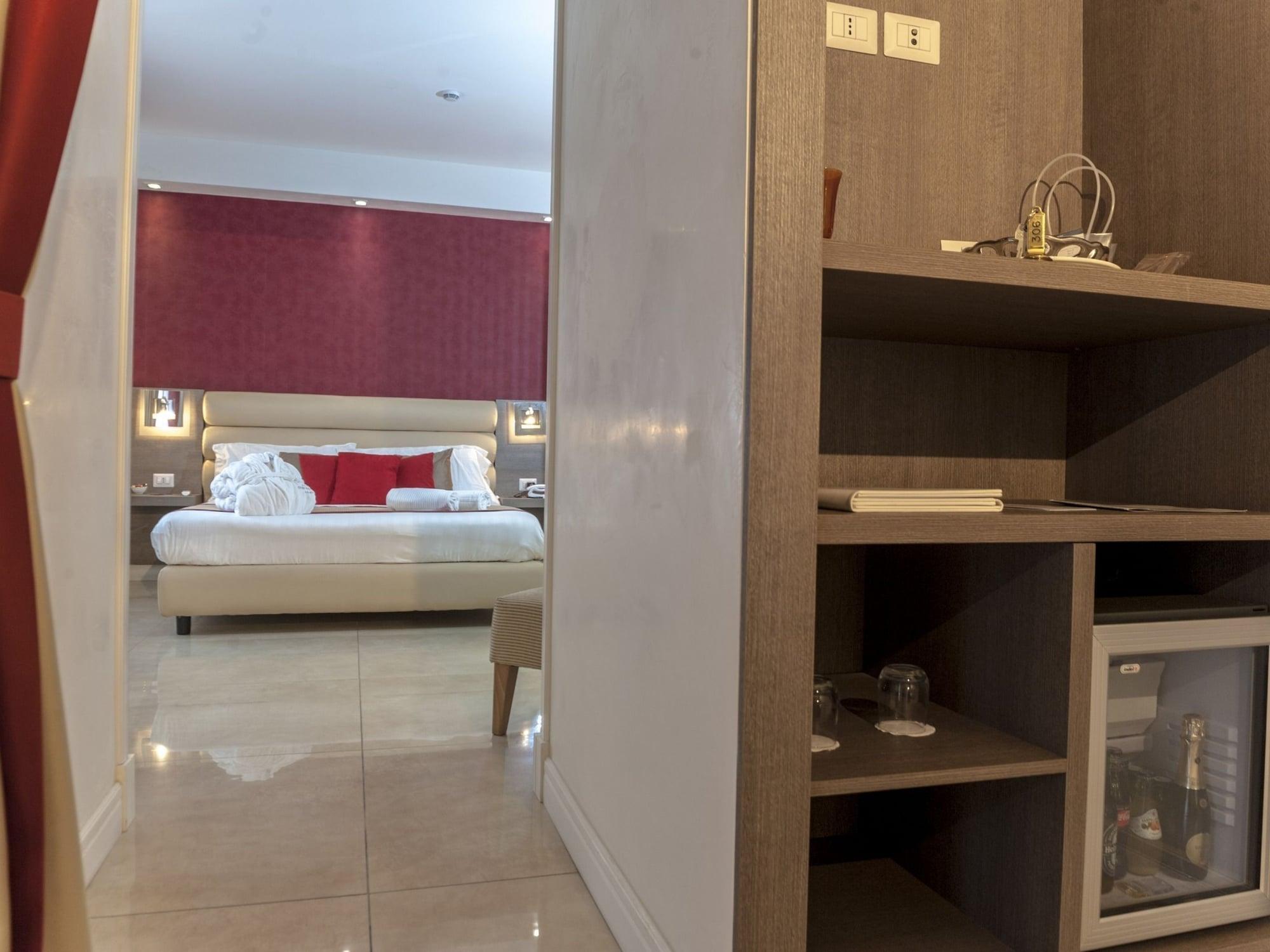 Hotel San Pietro Napoli Esterno foto