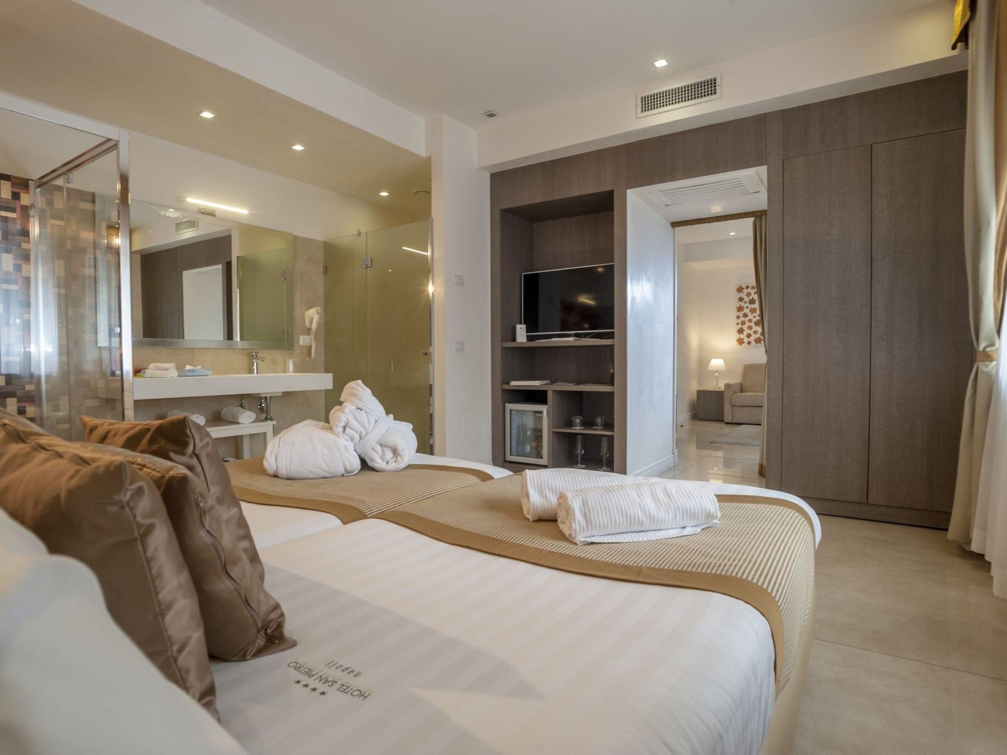 Hotel San Pietro Napoli Esterno foto