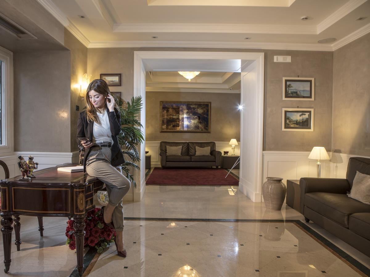 Hotel San Pietro Napoli Esterno foto