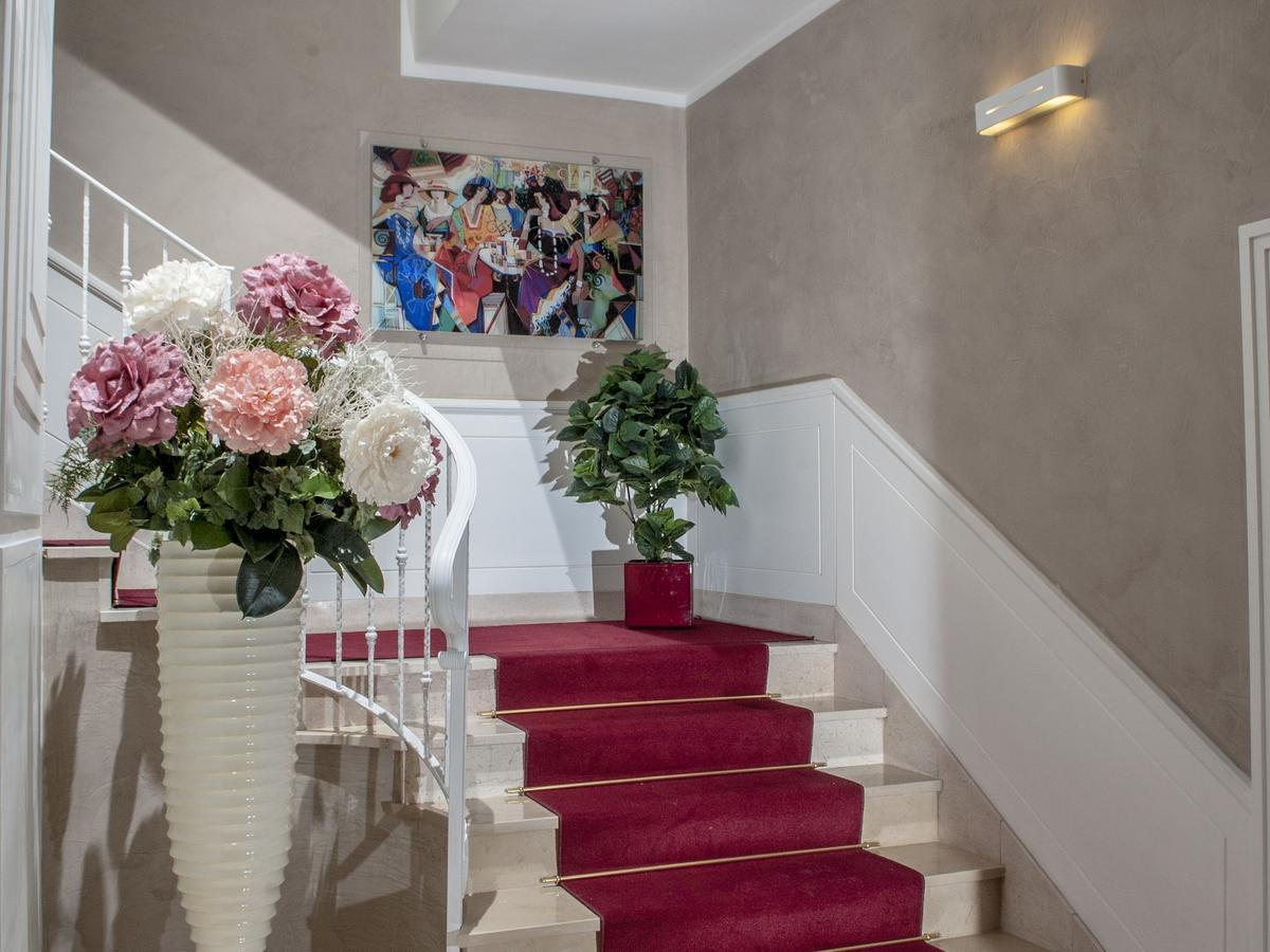 Hotel San Pietro Napoli Esterno foto