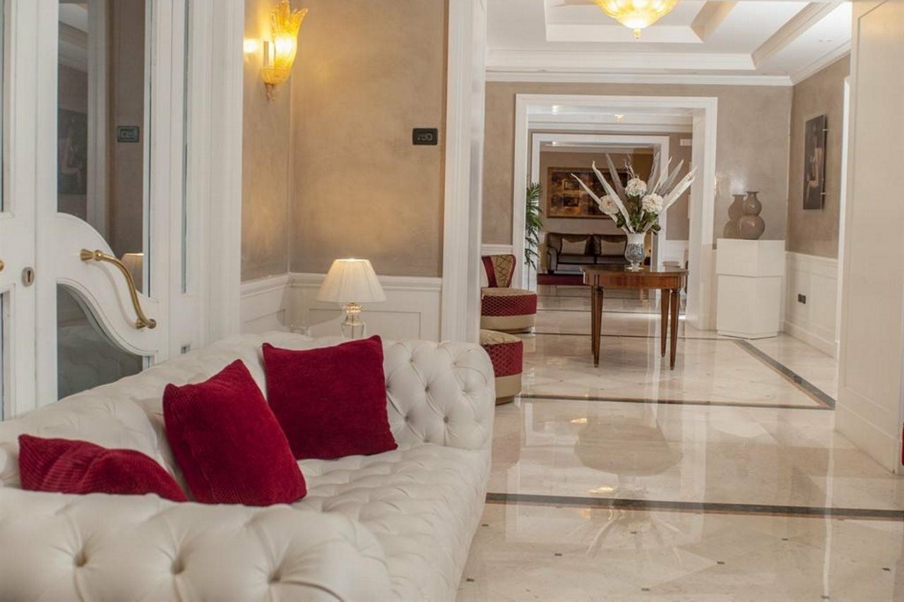 Hotel San Pietro Napoli Esterno foto